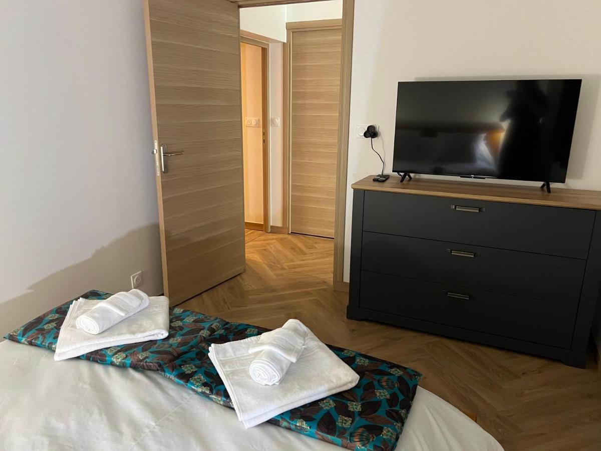 Loft Le Cosy Coeur De Ville Stationnement Privatif 리모주 외부 사진